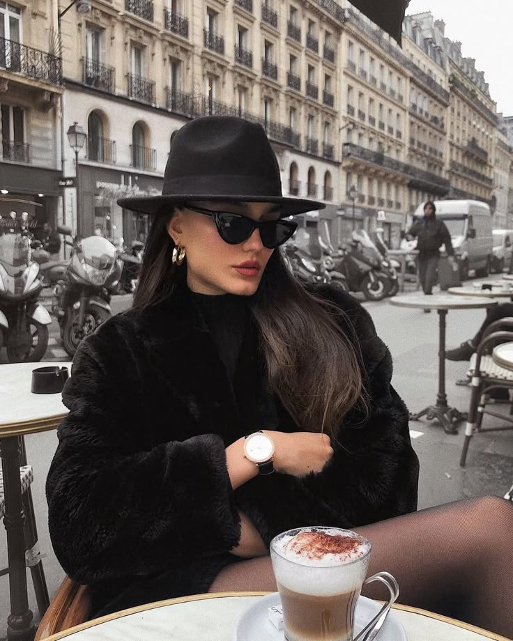 wide brim black fedora outfit 15 stylish ways to elevate your look (1)